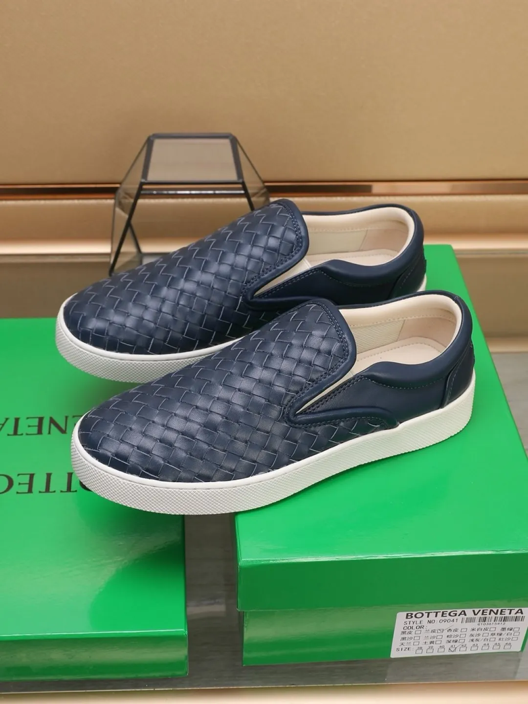 Men's men's shoes💰Men's shoes💰480💰🔥[BV] series of top purchasing agents🔍Imported first-layer cowhide woven surface, cowhide foot pads lining environmentally friendly ♻️Does not fade, 💪Sole: Rubber combination original factory special outsole ⚠Original and single goods 🔍🔍You can come in and out at will, welcome to compare ⚠Number of sizes: 38-44